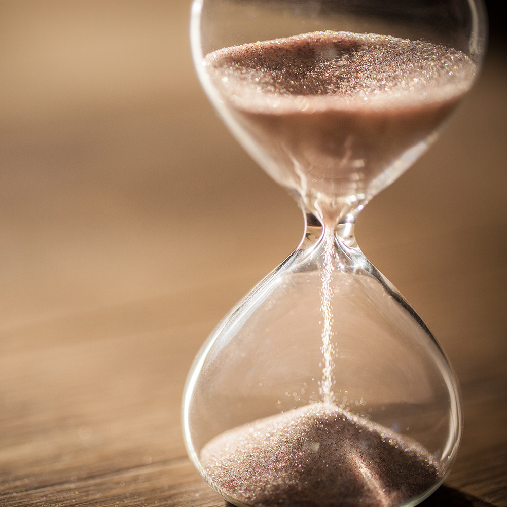 AdobeStock_277412640---hour-glass